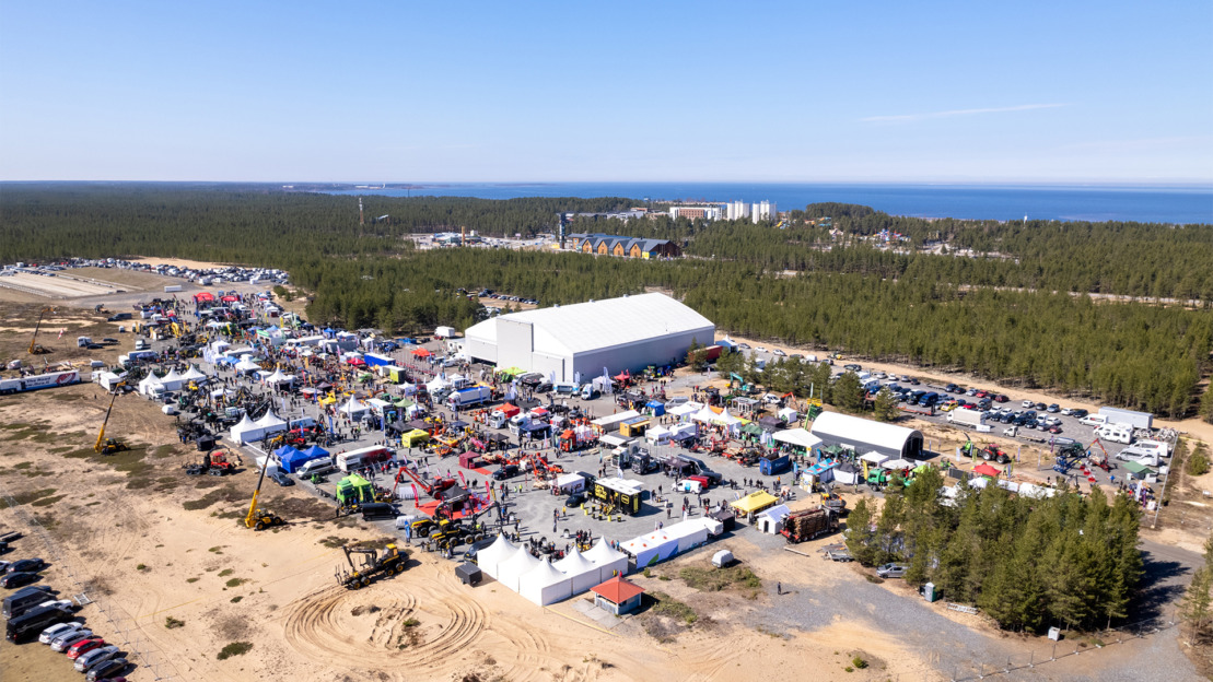 Ilmakuva Proforest-tapahtumasta Kalajoen lentokentällä.